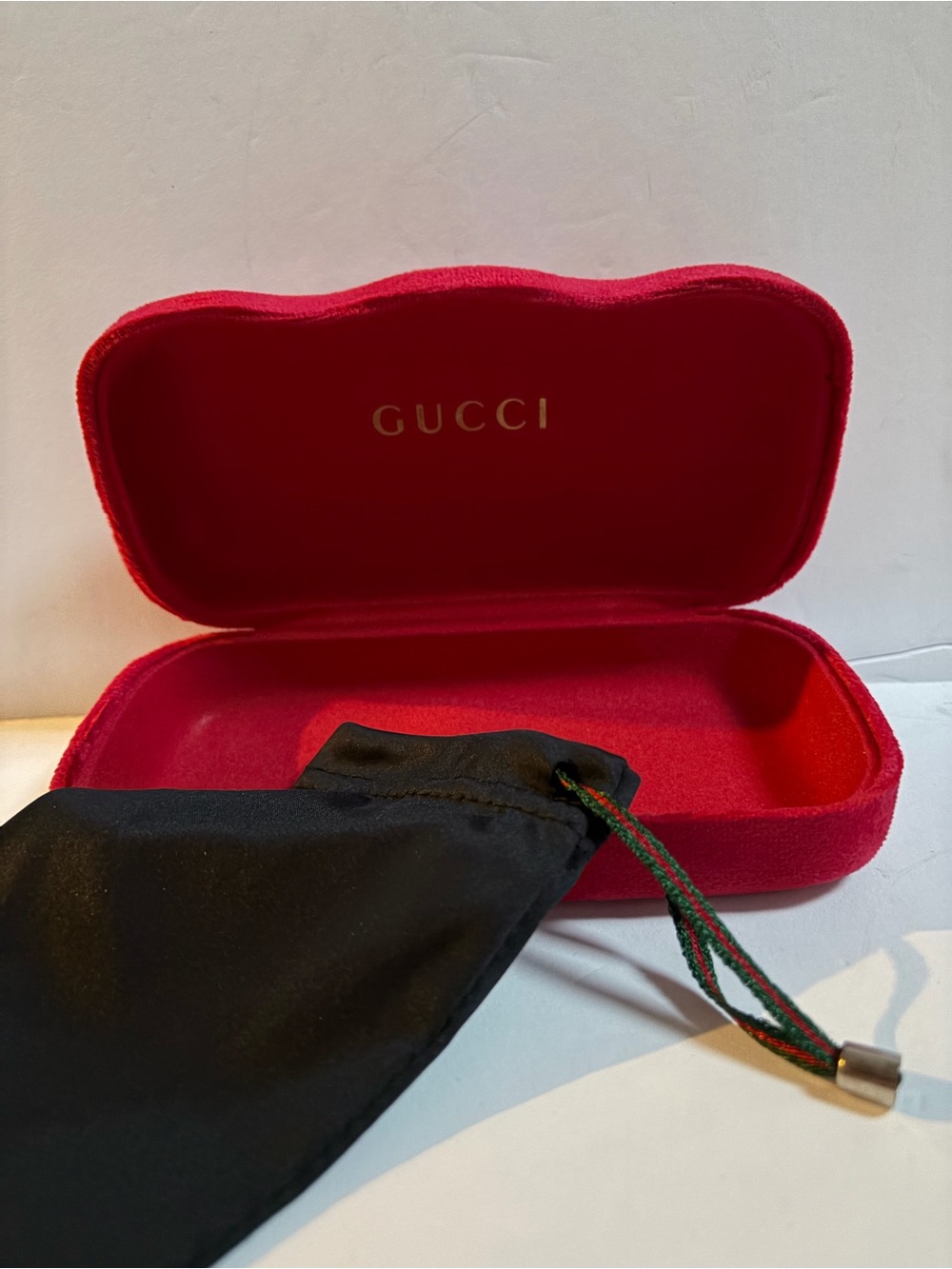 Gucci Over-size Sunglasses Eyeglass Case Red Velvet Clamshell + Pouch